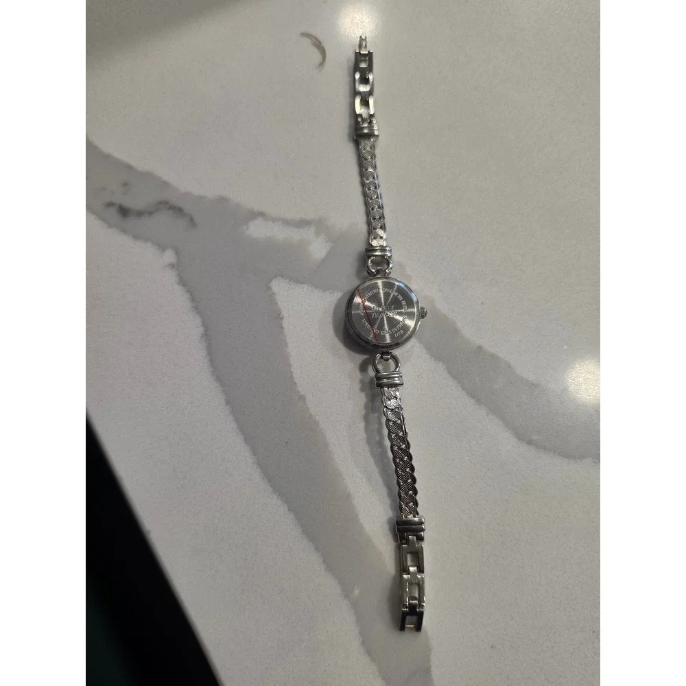Vivani Womens Silver Tone Dress Watch Round Face Textured Link Band V1148-1